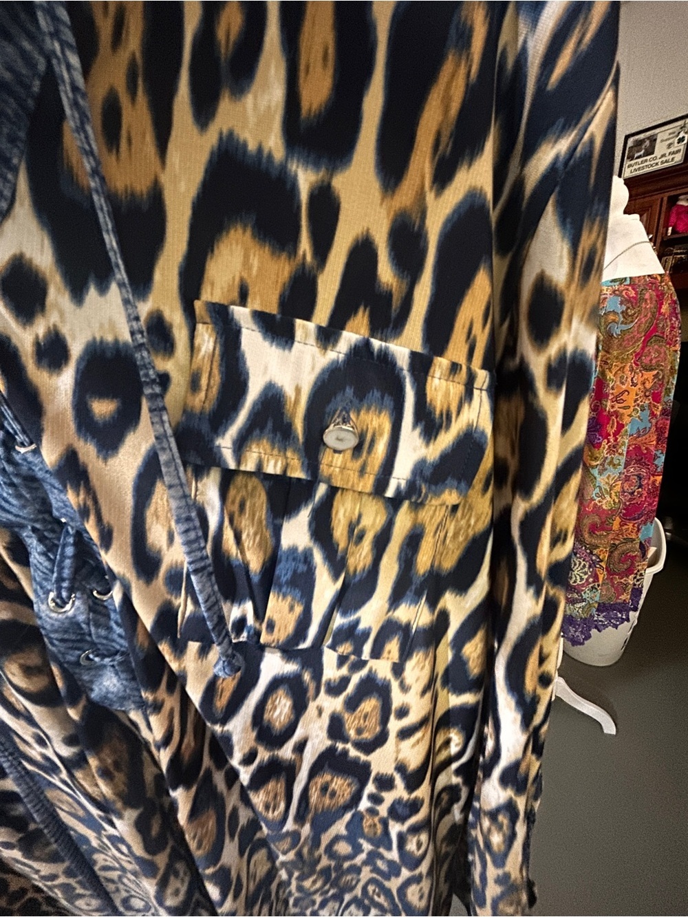 Peter Nygard Leopard Print Tunic in Blue, Tan and Black - Picture 5 of 10